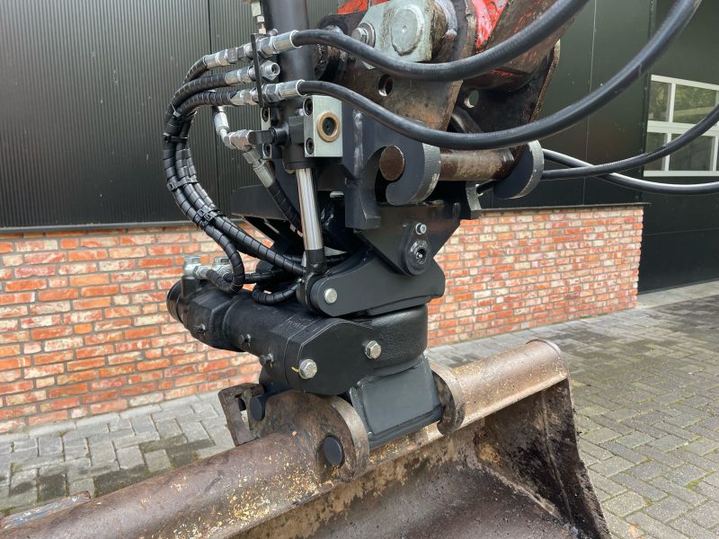 d6f67578-0159-4dd0-8c52-b45dda5aaebd